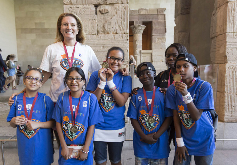 As they answer fun questions, kids discover the power of great teamwork. (Image 3 of 3)